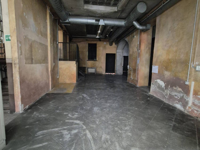 Locale commerciale in Affitto a Milano