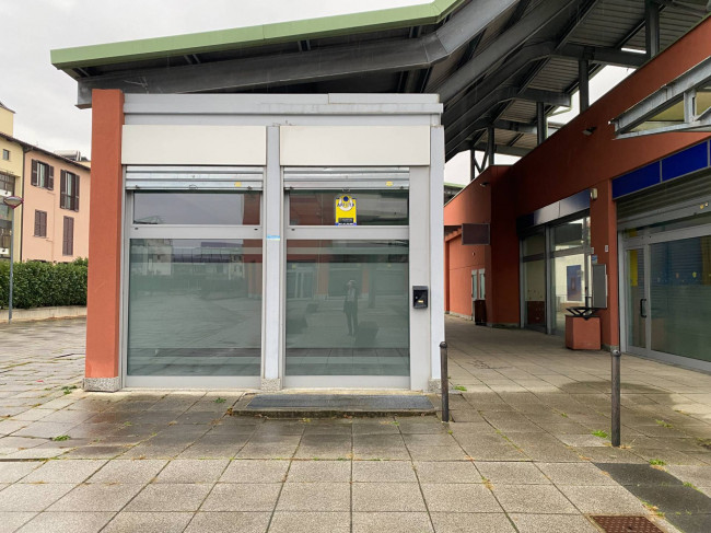 Negozio in Affitto a Grugliasco