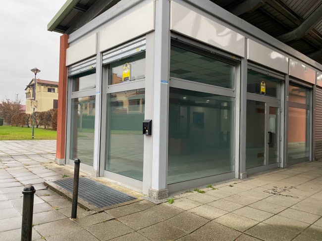 Negozio in Locazione a Grugliasco