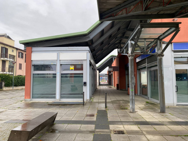 Negozio in Locazione a Grugliasco