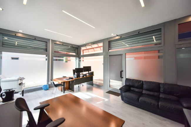 Negozio in Locazione a Grugliasco