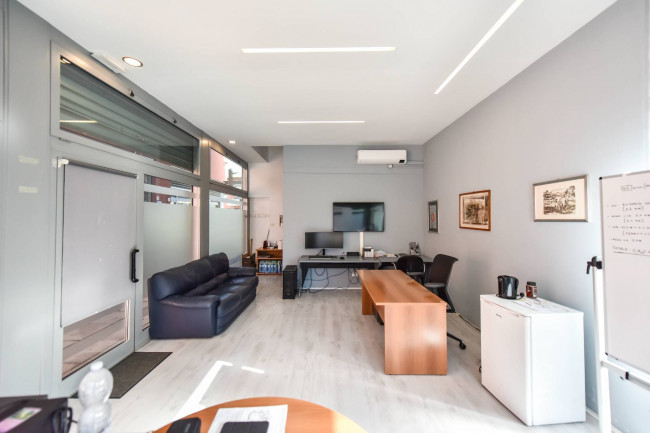 Negozio in Locazione a Grugliasco