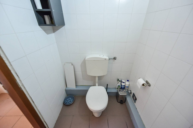 Negozio in Locazione a Grugliasco