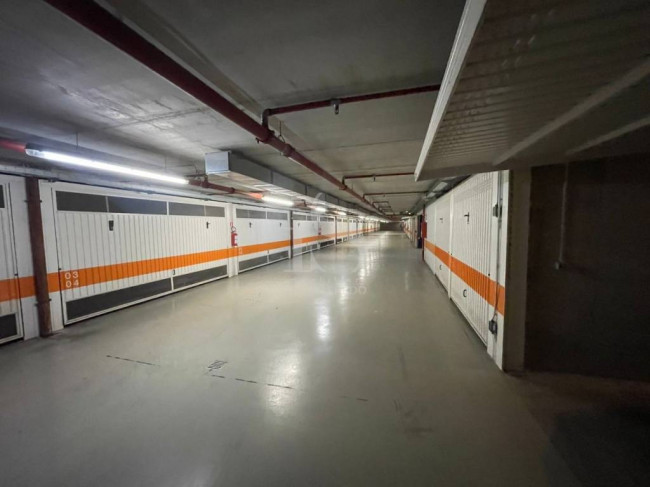 Box o garage in Vendita a Milano