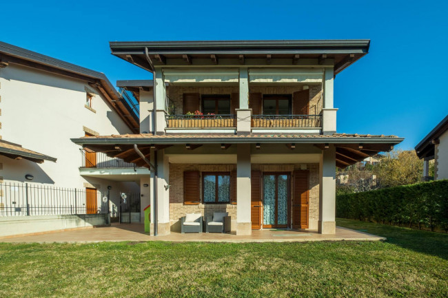 Appartamento in Vendita a Pecetto Torinese