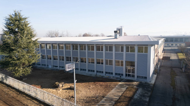 Capannone in Affitto a Volpiano