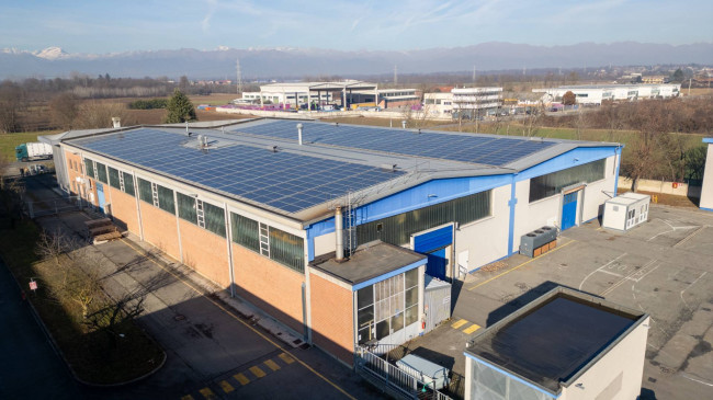 Capannone in Affitto a Volpiano