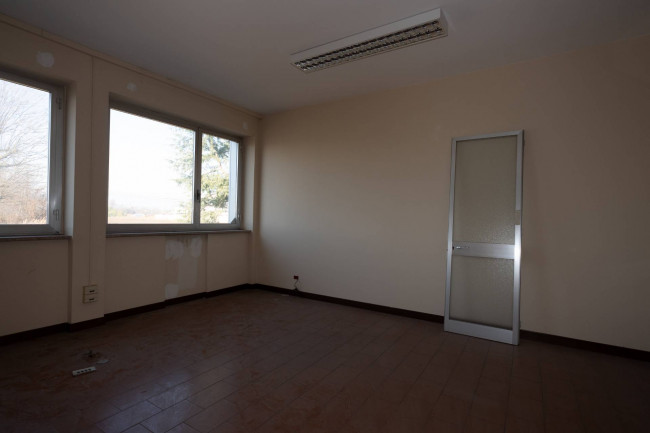 Capannone in Affitto a Volpiano