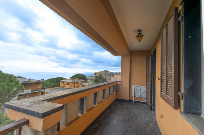 Apartment for Sale to Arenzano
