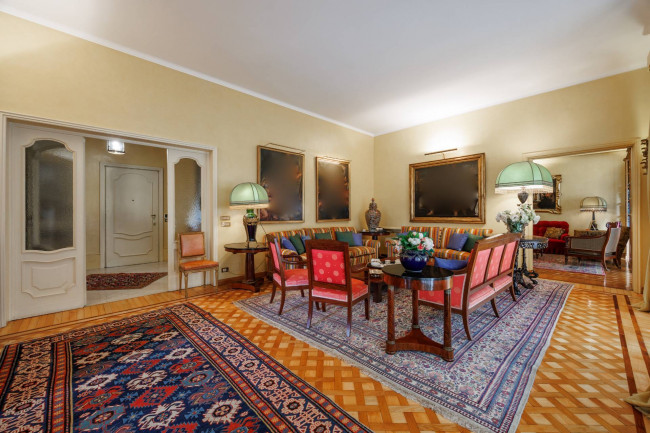 Apartment for Sale to Torino