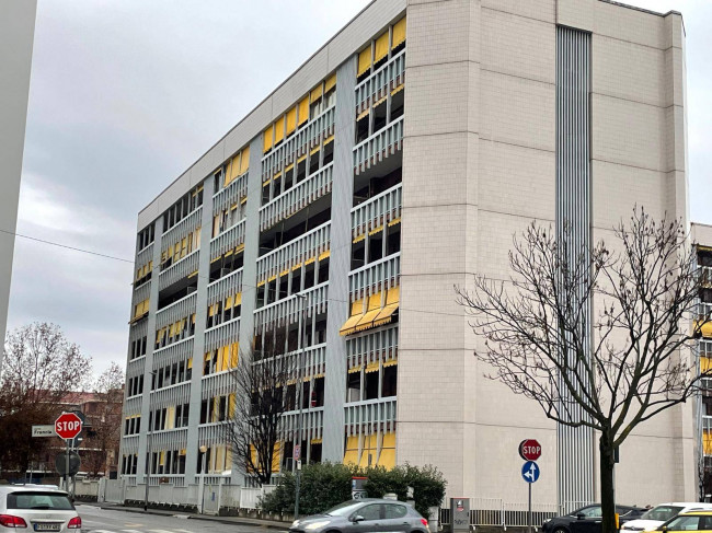 Box o garage in Vendita a Collegno