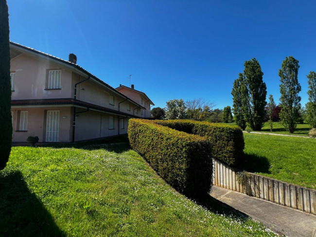 Villa in Vendita a Valenza