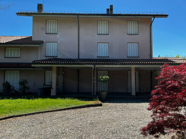 Villa in Vendita a Valenza