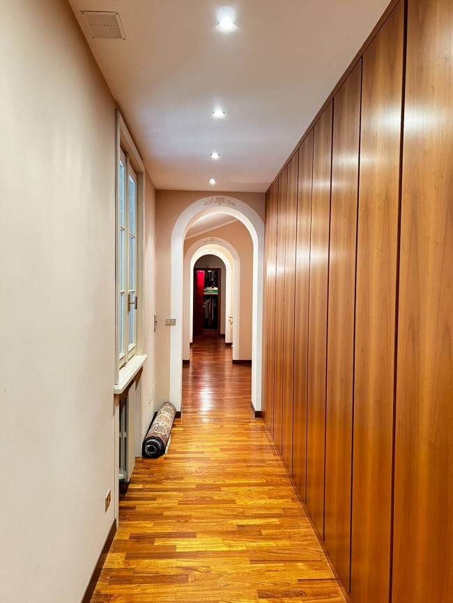 Villa in Vendita a Valenza