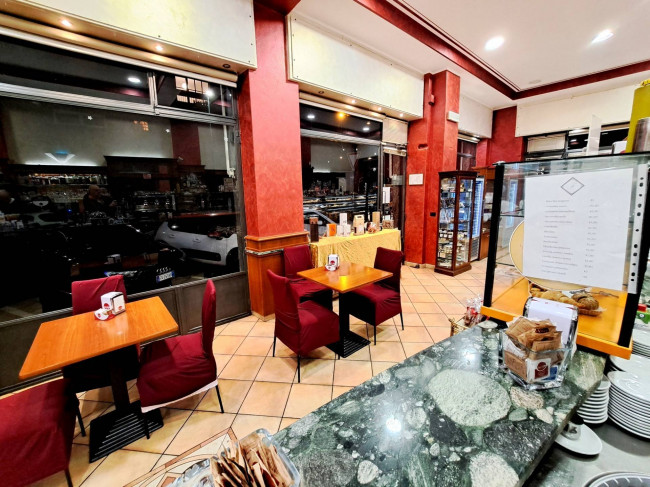 Attività Commerciale - Bar Tavola Calda - Fredda in vendita a Torino
