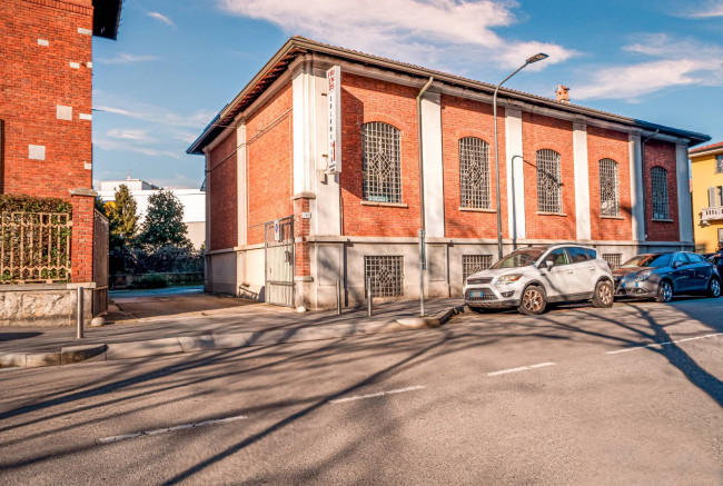  for Sale to Milano