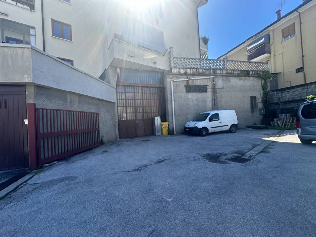 Magazzino in Vendita a Cuneo