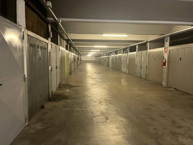 Box o garage in Vendita a Collegno