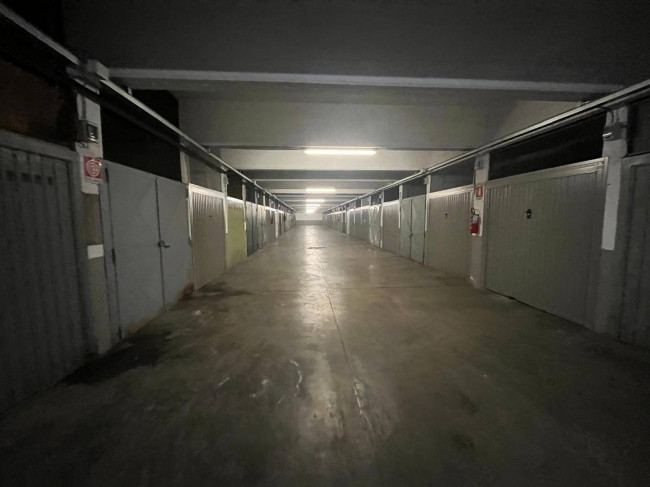 Box o garage in Vendita a Collegno