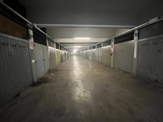 Box o garage in Vendita a Collegno