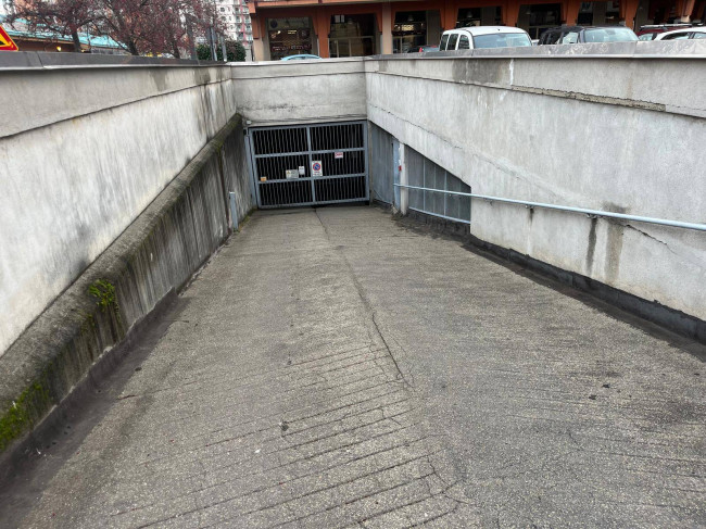 Box o garage in Vendita a Collegno