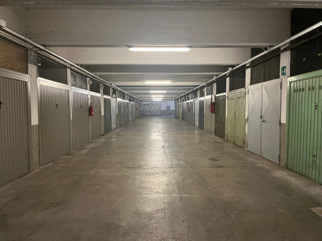 Box o garage in Vendita a Collegno