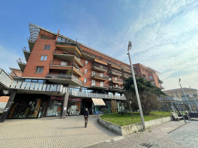 Locale commerciale in vendita a Nichelino