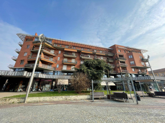 Locale commerciale in vendita a Nichelino