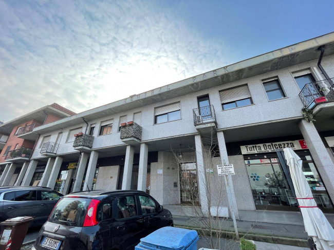Locale commerciale in vendita a Nichelino