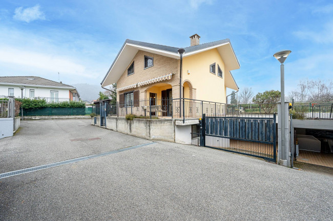 Villa for Sale to Givoletto