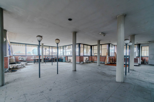 Locale commerciale in vendita a Venaria Reale