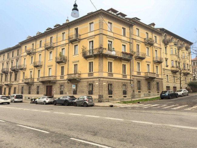 Apartment for Sale to Torino