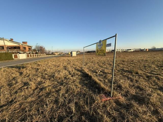 Terreno commerciale in vendita