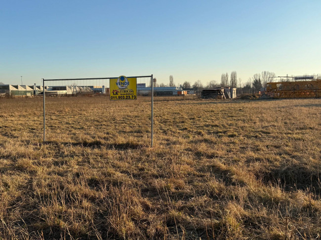 Terreno commerciale in Vendita a Rivalta di Torino