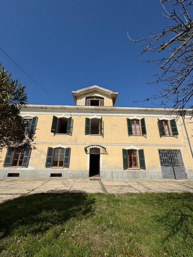 Cascina in Vendita a Scurzolengo