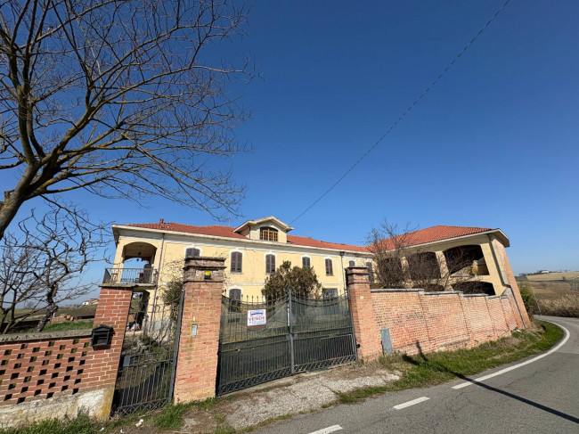 Cascina in Vendita a Scurzolengo