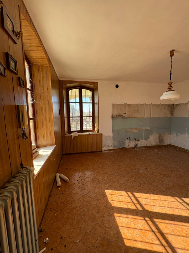 Cascina in Vendita a Scurzolengo