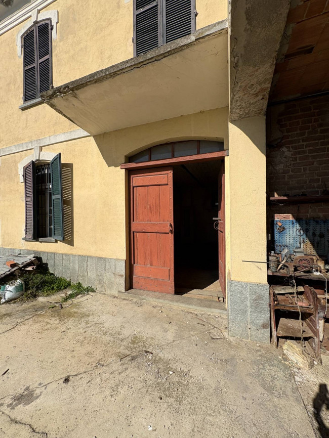 Cascina in Vendita a Scurzolengo