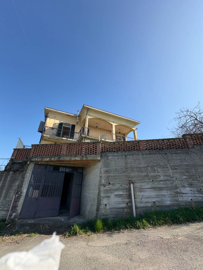 Cascina in Vendita a Scurzolengo