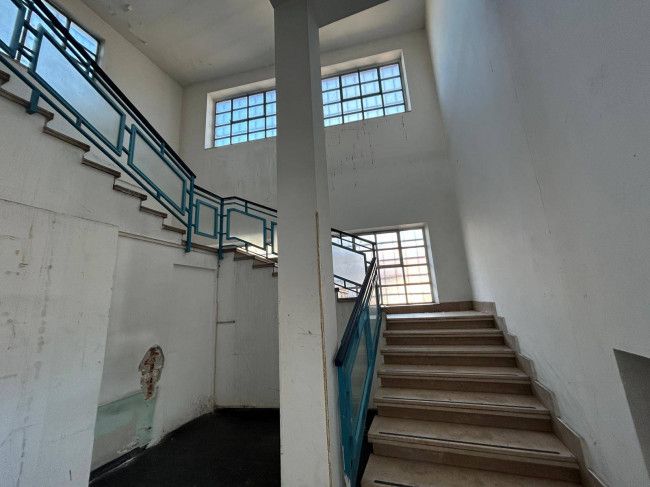 Capannone in Vendita a Grugliasco