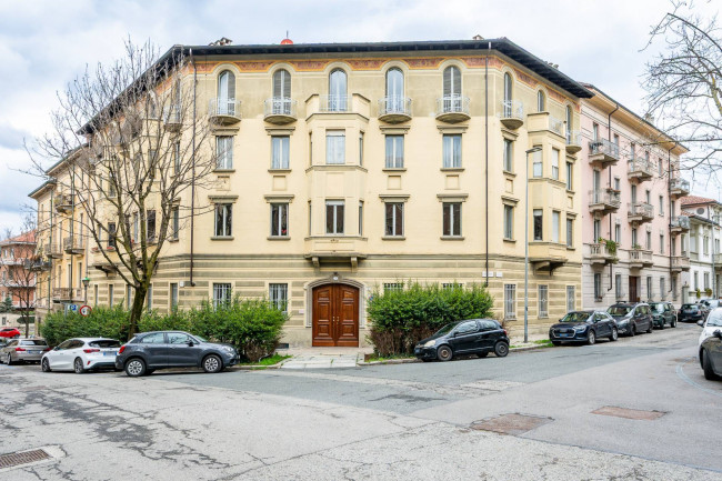 Apartment for Sale to Torino