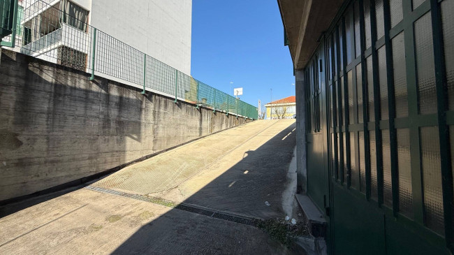 Deposito in vendita a Asti