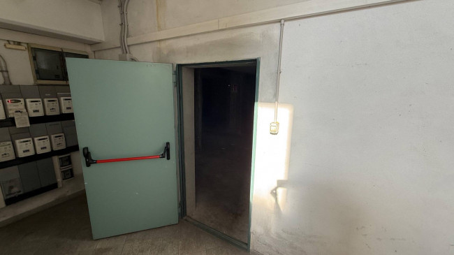 Deposito in vendita a Asti