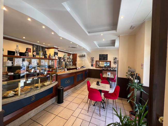 Attività Commerciale - Bar Tavola Calda - Fredda in vendita