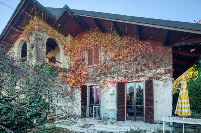 Коттедж в Продажа до Pino Torinese