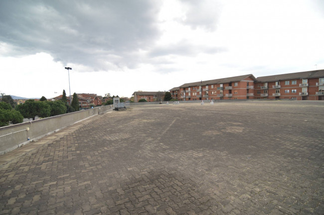 Locale commerciale in Vendita a Leinì