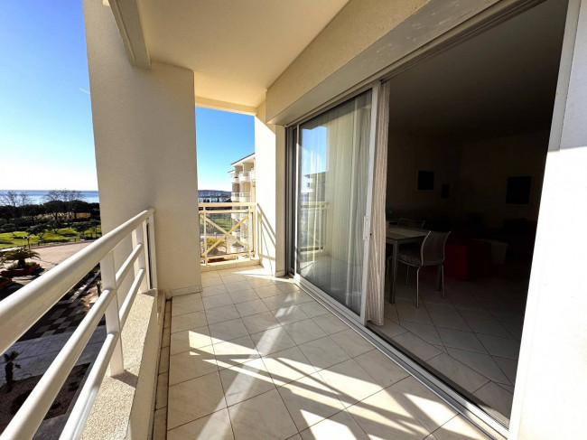 Appartamento in vendita a Antibes