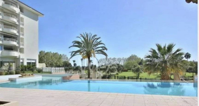 Appartamento in vendita a Antibes