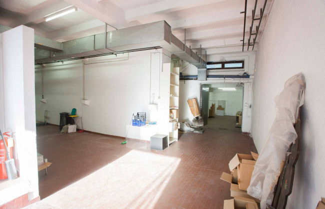 Magazzino in Vendita a Milano