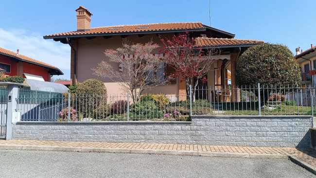 Villa in vendita a San Francesco al Campo